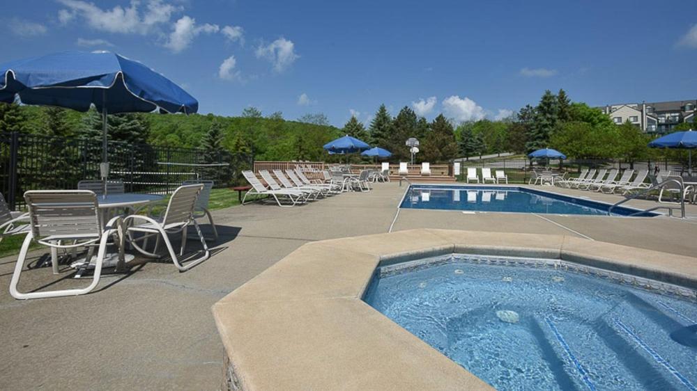 Seven Springs Woodridge 4 Bedroom Premium Condo, Deck With Mountain Views Champion